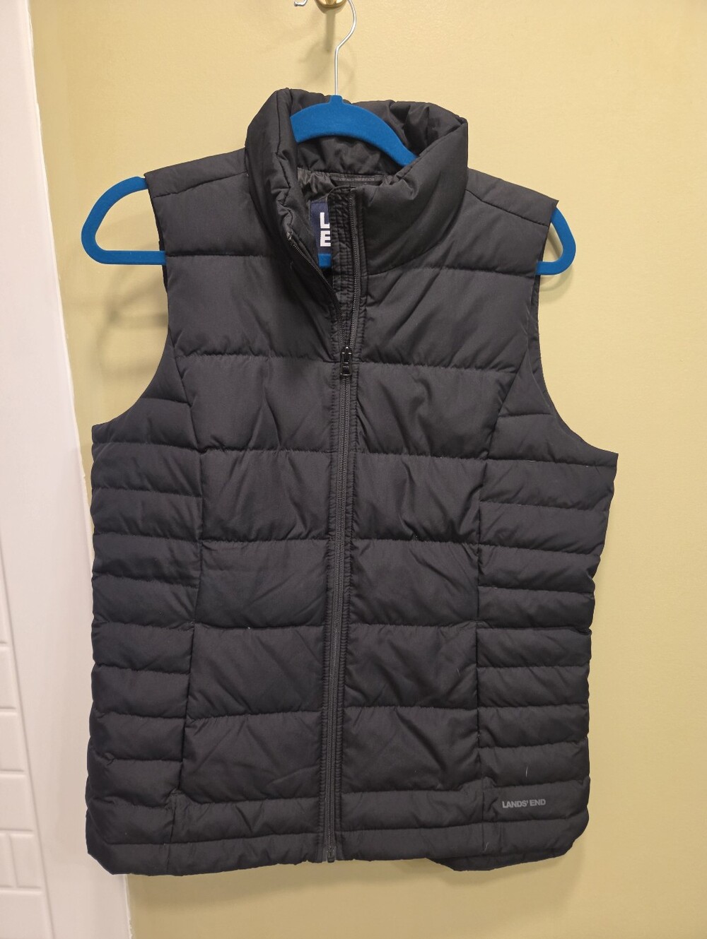 NWOT Lands' End Black Puffer Vest Size M/T